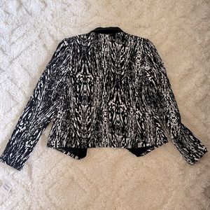 New with tags Black & White Blazer size Small